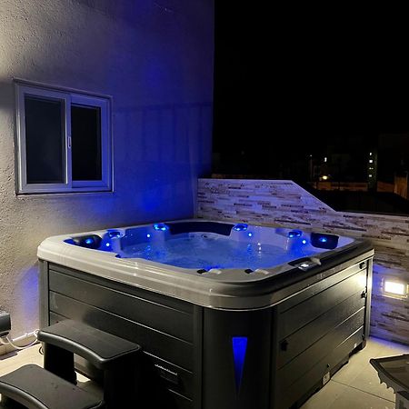 Ferienwohnung Poseidon Court Penthouse Superior St. Paul's Bay Exterior foto